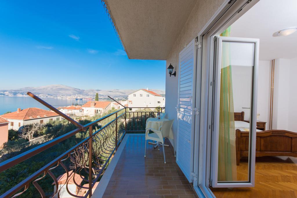 Apartmani Gaube Trogir Exterior photo