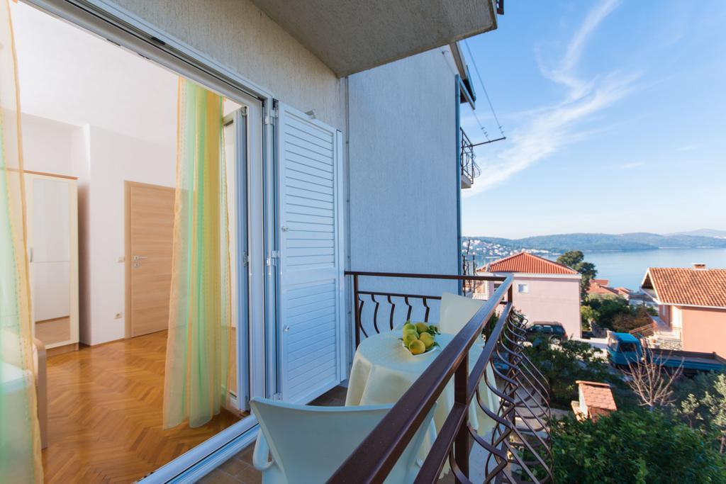 Apartmani Gaube Trogir Exterior photo